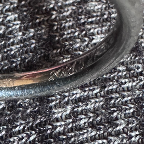 Tiffany&Co Platinum Curved Wedding Band *PRICE Is FIRM* - Picture 9 of 17